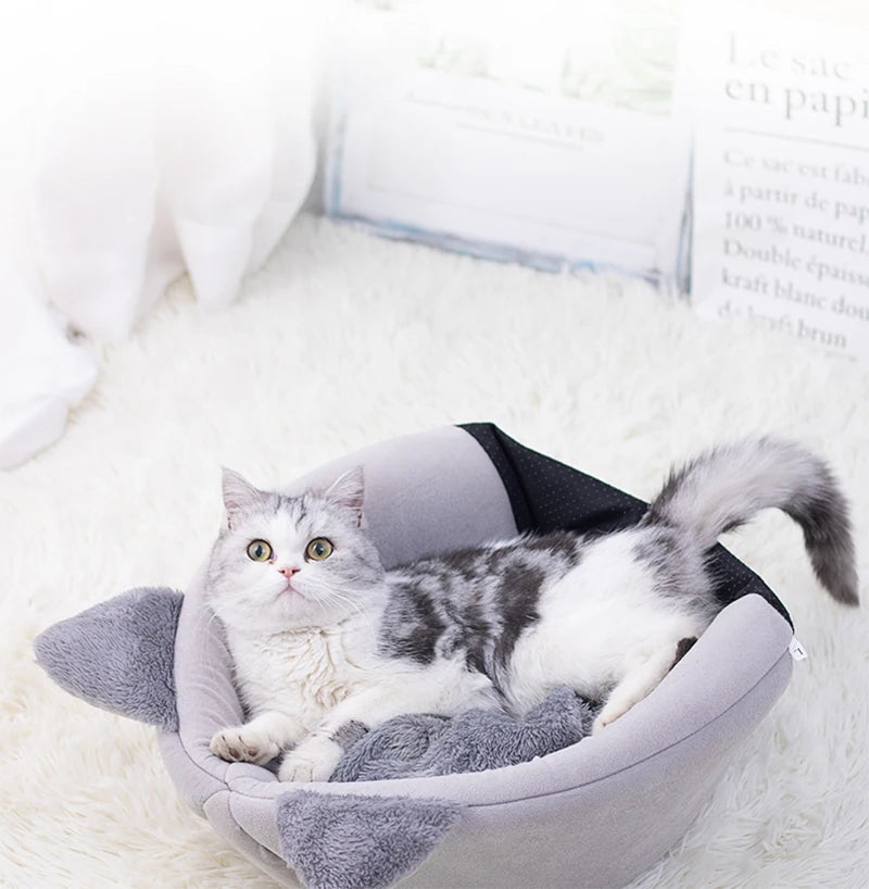 Deep Sleep Winter Cat Bed – Cozy Cave Nest for Cats & Small Dogs